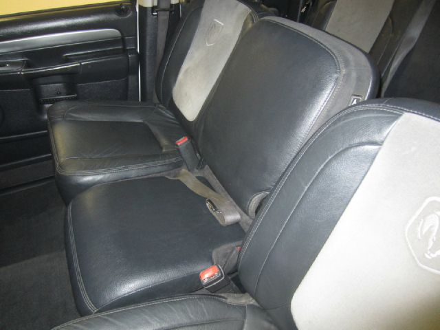 Dodge Ram 3500 2004 photo 64