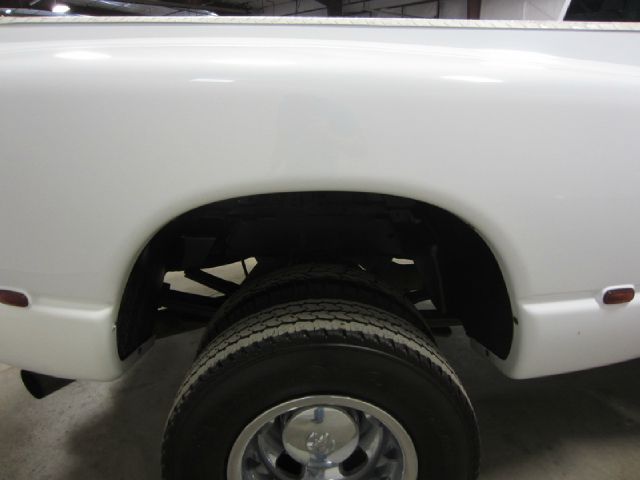 Dodge Ram 3500 2004 photo 69