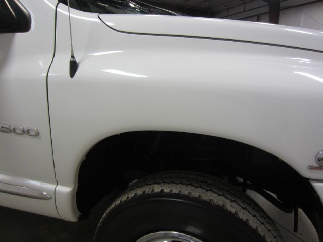 Dodge Ram 3500 2004 photo 72