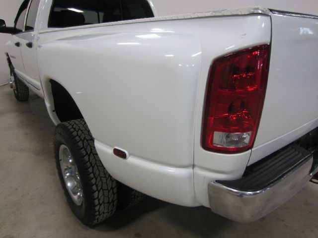 Dodge Ram 3500 2004 photo 76