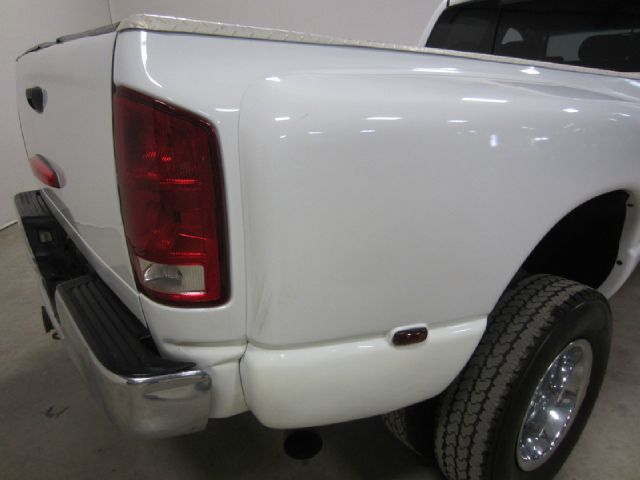 Dodge Ram 3500 2004 photo 87