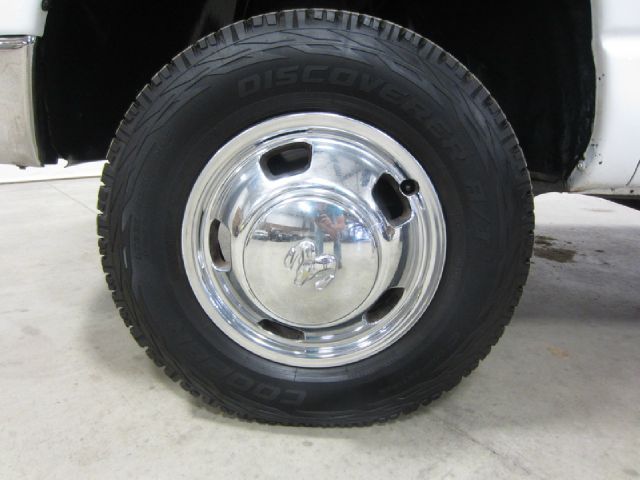 Dodge Ram 3500 2004 photo 9