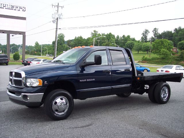 Dodge Ram 3500 2004 photo 1