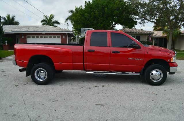 Dodge Ram 3500 2004 photo 1