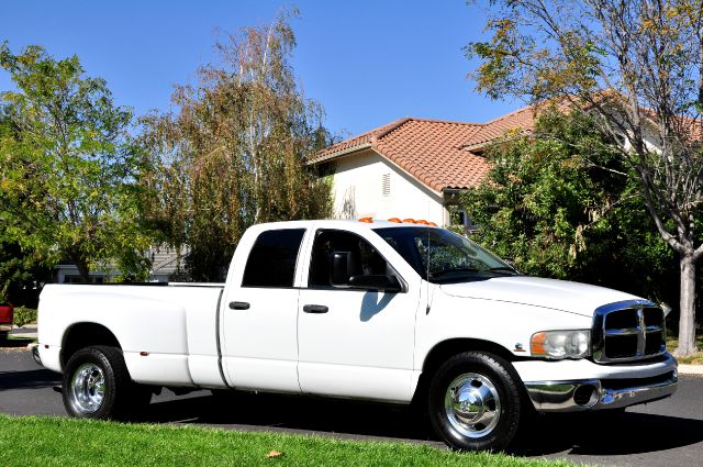 Dodge Ram 3500 2004 photo 3