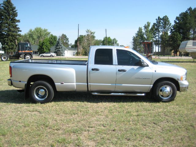 Dodge Ram 3500 Sahara 4X4 Pickup Truck