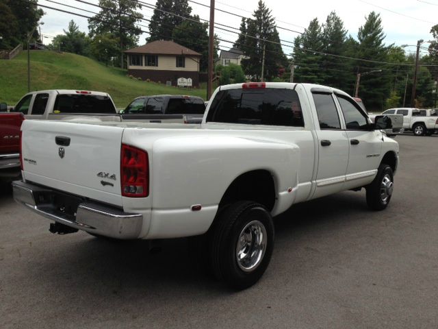 Dodge Ram 3500 2004 photo 2