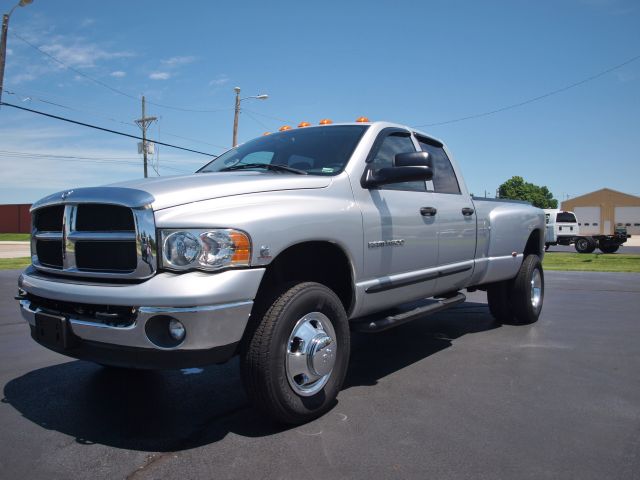 Dodge Ram 3500 2005 photo 17