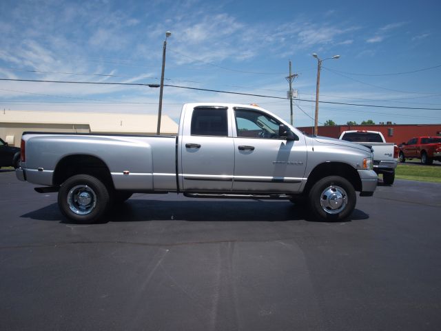 Dodge Ram 3500 2005 photo 19