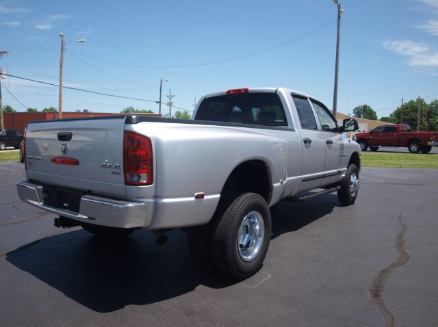 Dodge Ram 3500 2005 photo 2