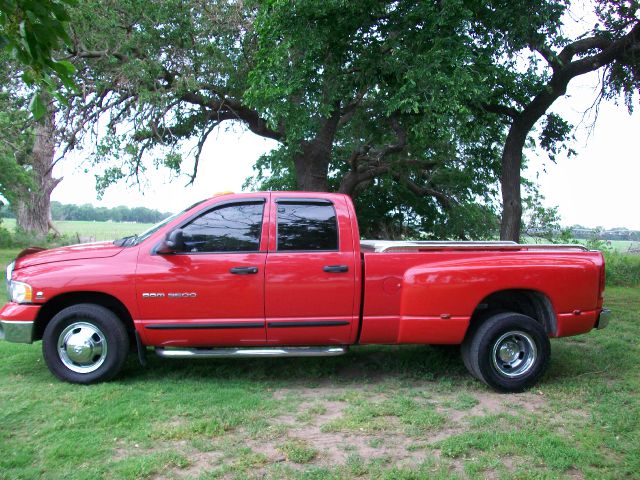 Dodge Ram 3500 2005 photo 2