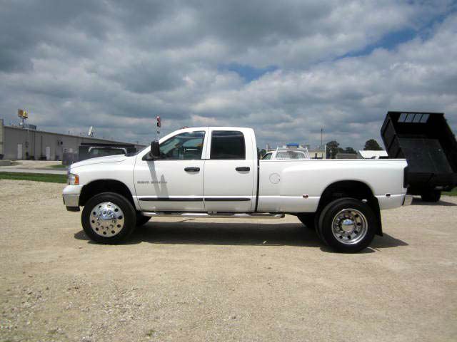 Dodge Ram 3500 2005 photo 2