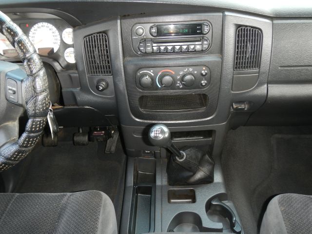 Dodge Ram 3500 2005 photo 22