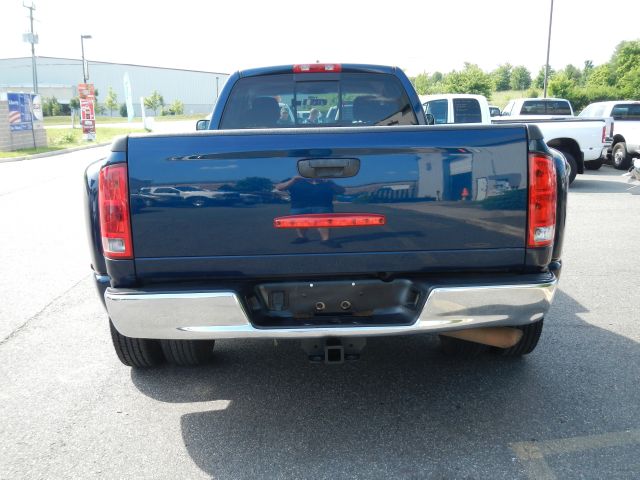 Dodge Ram 3500 2005 photo 25