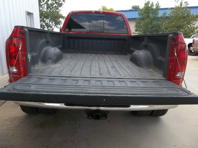 Dodge Ram 3500 2005 photo 2