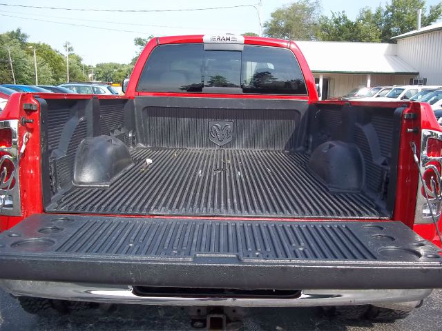 Dodge Ram 3500 2005 photo 2