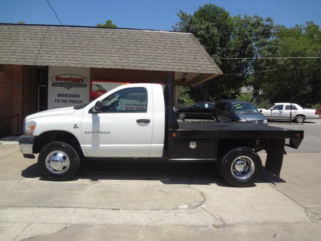 Dodge Ram 3500 2006 photo 2