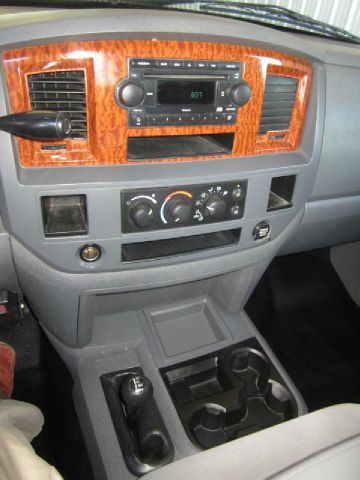 Dodge Ram 3500 2006 photo 16