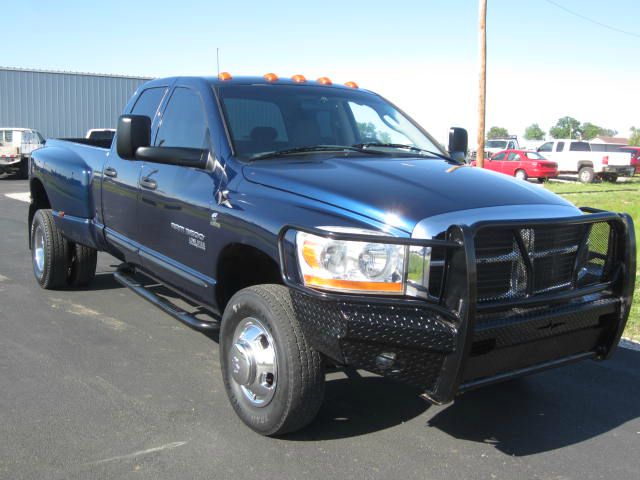 Dodge Ram 3500 2006 photo 19