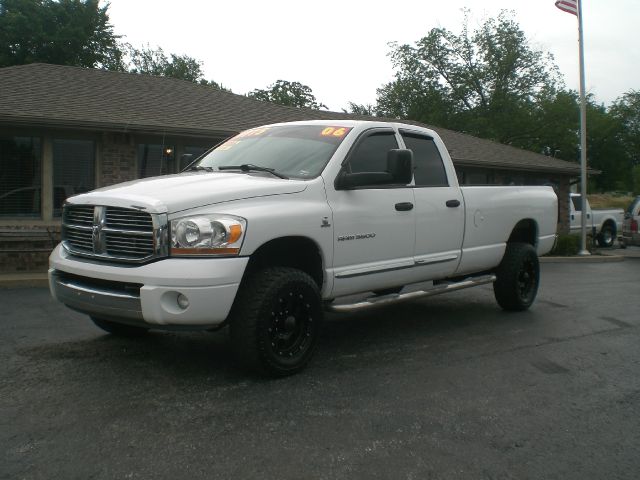 Dodge Ram 3500 2006 photo 18