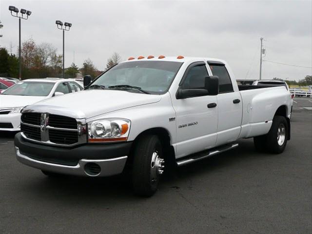 Dodge Ram 3500 2006 photo 2