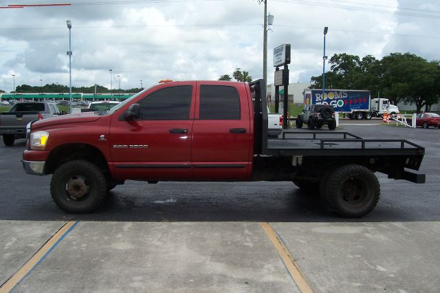 Dodge Ram 3500 2006 photo 2