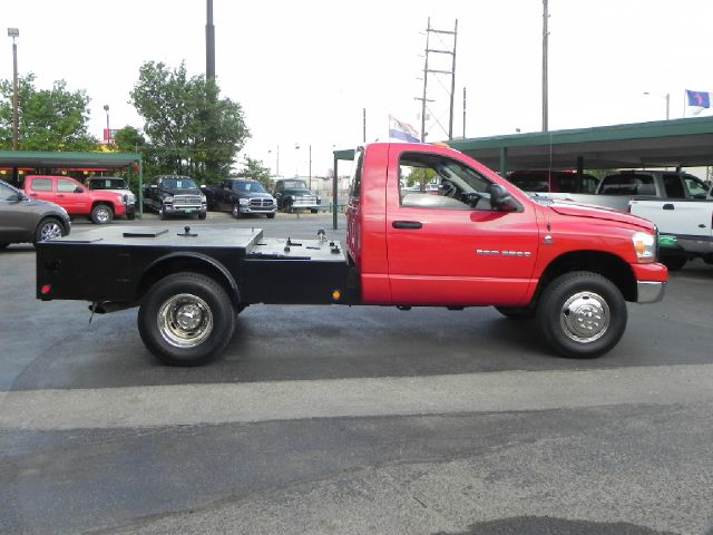 Dodge Ram 3500 2006 photo 2