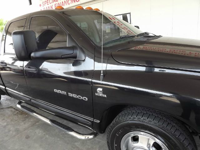 Dodge Ram 3500 2006 photo 2