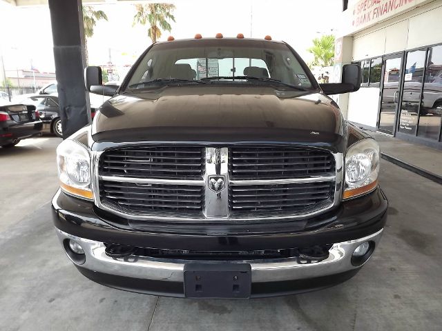 Dodge Ram 3500 2006 photo 3