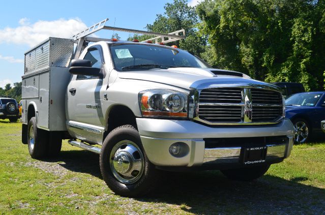 Dodge Ram 3500 2006 photo 2