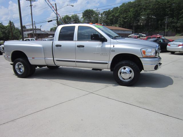 Dodge Ram 3500 2006 photo 13