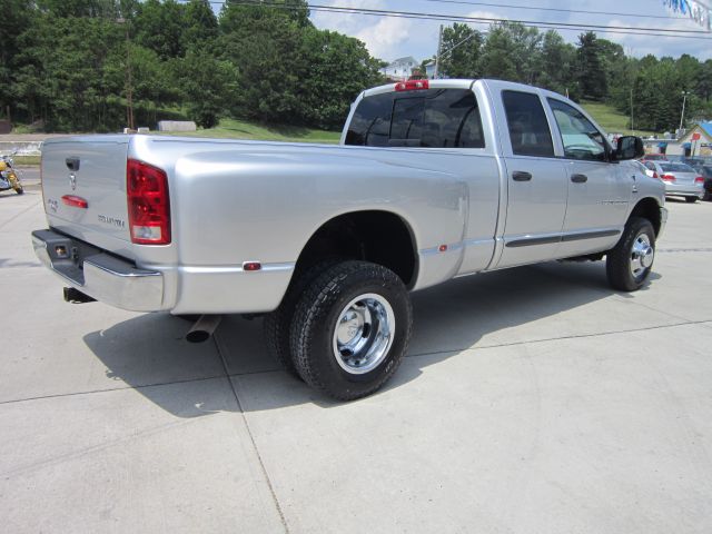 Dodge Ram 3500 2006 photo 17