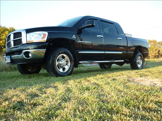 Dodge Ram 3500 2006 photo 2