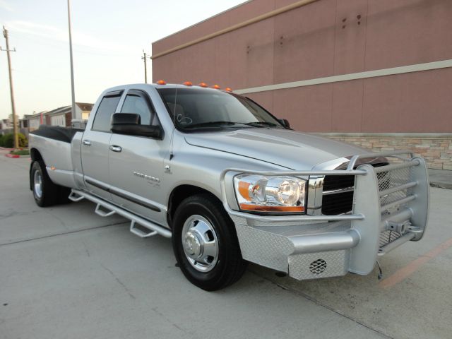 Dodge Ram 3500 2006 photo 4