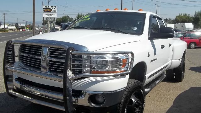 Dodge Ram 3500 2006 photo 2