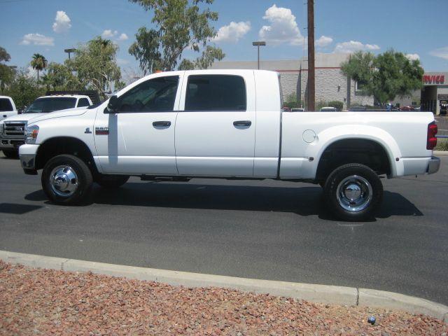 Dodge Ram 3500 SE Flex Fuel Sto N Go FWD 1 Owner Pickup Truck