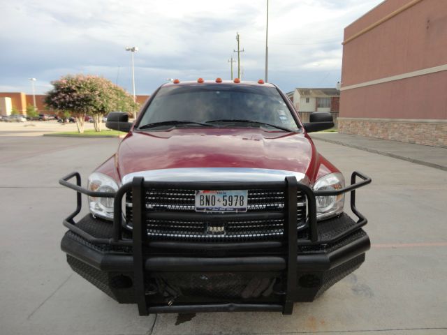 Dodge Ram 3500 Double Cab 4WD V8 4.7 Pickup Truck