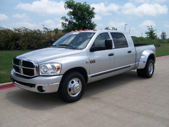 Dodge Ram 3500 2WD Crewmax Short Bed 5.7L Grade (SE) Truck Pickup Truck