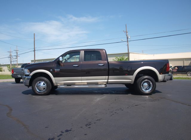 Dodge Ram 3500 2010 photo 22