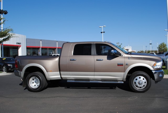 Dodge Ram 3500 2010 photo 2