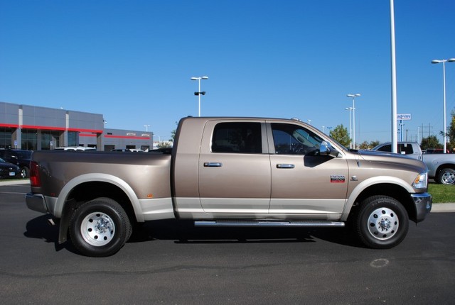 Dodge Ram 3500 2010 photo 3