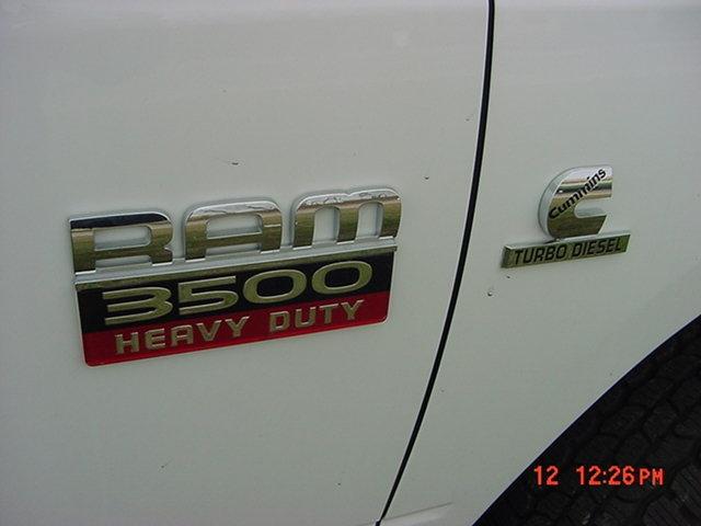 Dodge Ram 3500 2011 photo 2