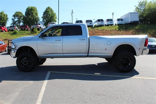 Dodge Ram 3500 2011 photo 24