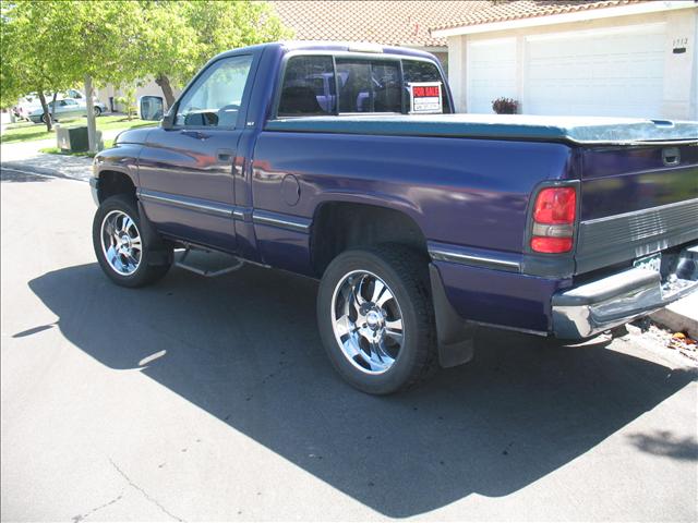 Dodge Ram Pickup 1995 photo 1