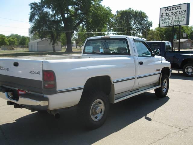 Dodge Ram Pickup 1995 photo 3