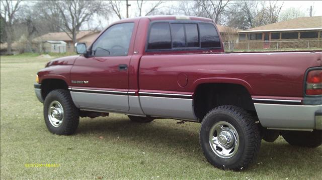 Dodge Ram Pickup 1995 photo 2