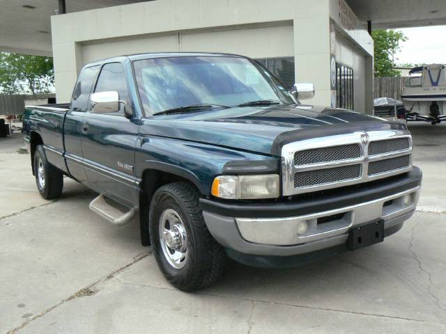 Dodge Ram Pickup 1996 photo 1