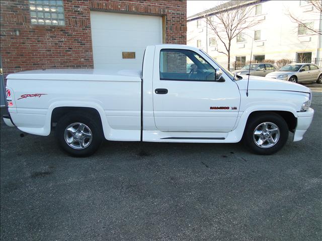 Dodge Ram Pickup 1997 photo 2