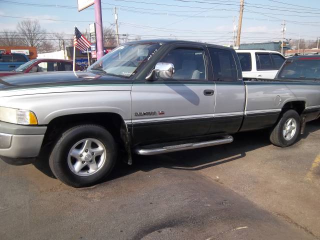 Dodge Ram Pickup 1997 photo 2