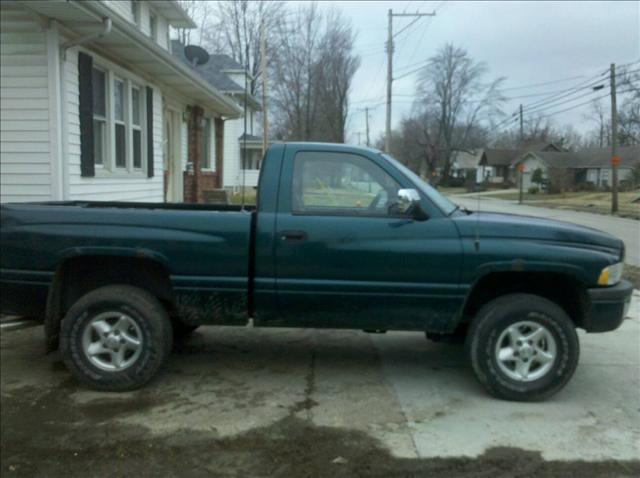 Dodge Ram Pickup 1997 photo 3